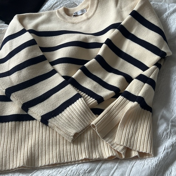 Striped cozy sweater ZARA - Picture 3 of 3